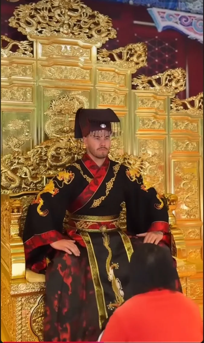 Сергей Хорошев сообщил, что Женя улетела из Китая